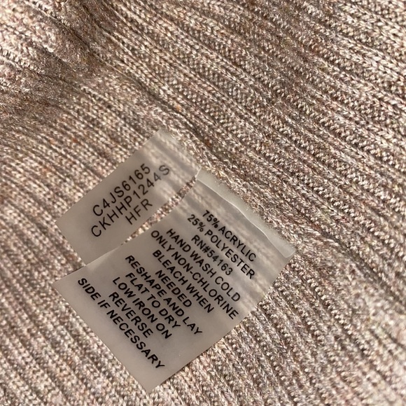 Calvin Klein Sweater Vest🤎 - Picture 5 of 5